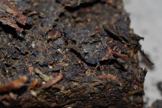 品质独特营养价值高的“生虫”黑茶茶砖