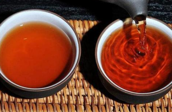 安化黑茶的功效好在哪里高血脂患者喝安化黑茶居然治好了