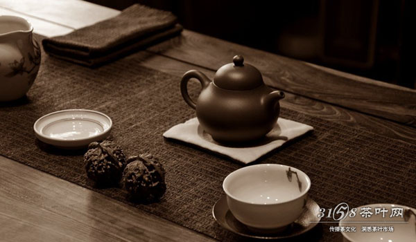 茶艺师教你闽南式的乌龙茶的泡法