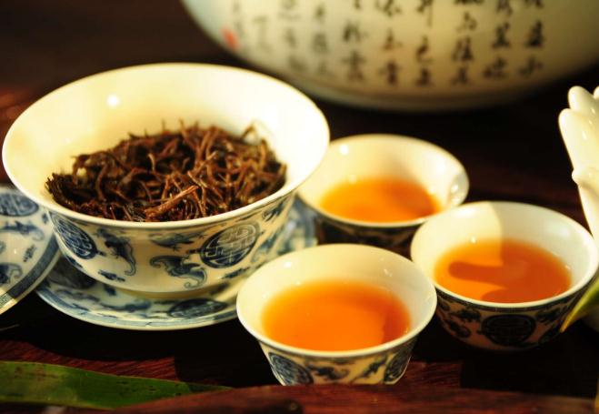 每天喝多少绿茶最好绿茶饮茶量的控制