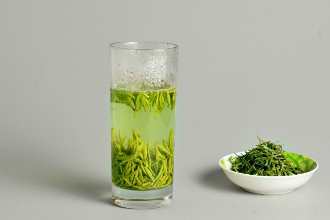 生活小常识：绿茶是治疗粉刺的好帮手