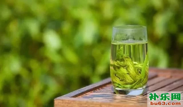 每天一杯香喷喷的绿茶，改善牛皮癣功劳大！快来喝茶