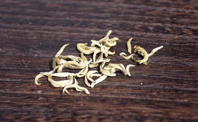 学点绿茶知识，如何鉴别新旧绿茶，去年的绿茶今年还能不能喝了？
