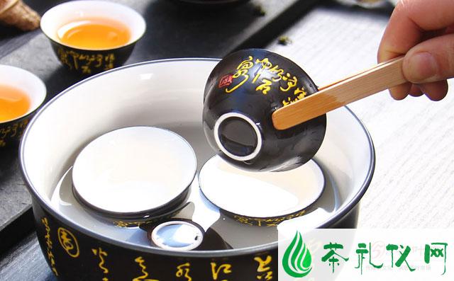 茶具要怎么样清洗茶艺师告诉你清洗茶具的误区有哪些
