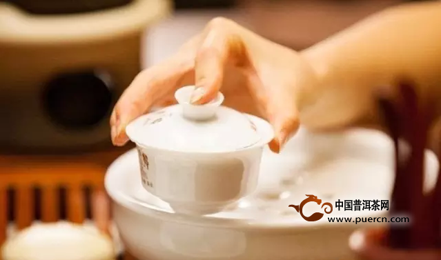 从茶艺师控制泡茶节奏，读懂泡茶学问