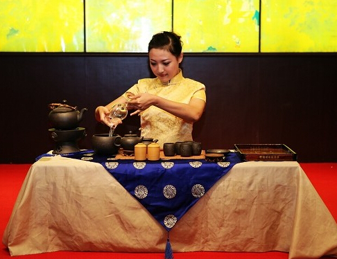 茶艺表演的基本步骤有哪些？优雅的中国茶艺表演图片欣赏