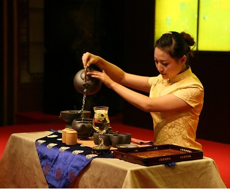 茶艺表演的基本步骤有哪些？优雅的中国茶艺表演图片欣赏