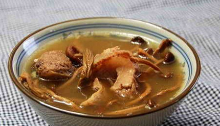 茶树菇瘦肉汤的功效与作用？茶树菇瘦肉汤的做法？
