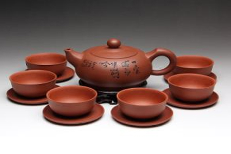 喝茶用什么材质茶具喝茶为什么用紫砂壶最好？