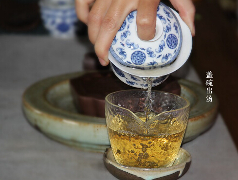 董玥说茶：紫砂壶泡茶和盖碗泡茶有什么不同？
