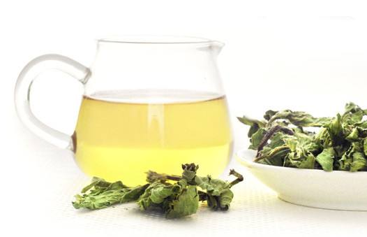 荷叶茶可以放蜂蜜还是冰糖？荷叶山楂蜂蜜减肥茶做法？