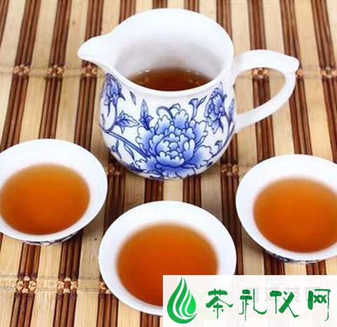 根据普洱茶的汤色辨识普洱茶的品质