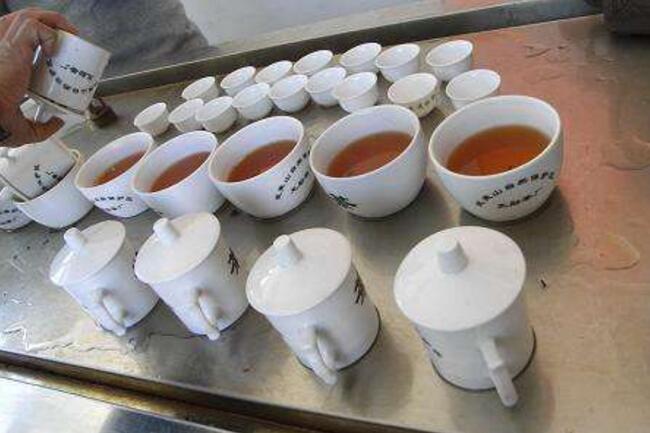 茶知识之关于茶叶审评用具的介绍