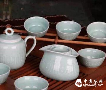 品味陶瓷茶具，了解中国文化