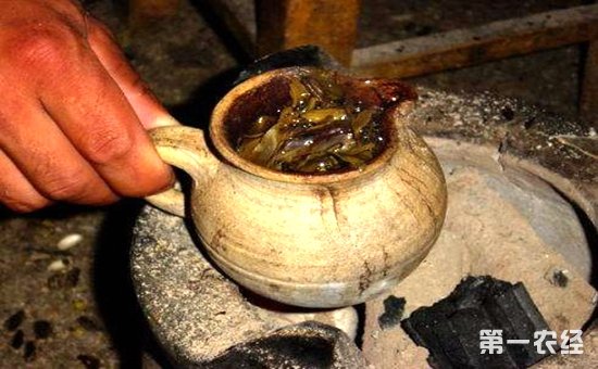 佤族人的烧茶与擂茶佤族的茶文化介绍