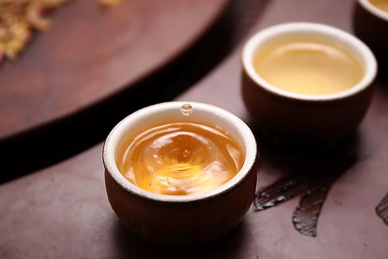 茶叶“金花”与“白霜”的异同之处是什么？