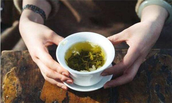 蒲公英茶的功效与作用及禁忌，蒲公英茶对女性的作用