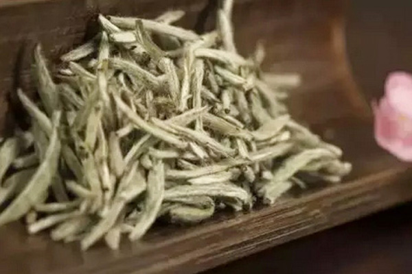 福鼎白茶中的黄铜有哪些作用？