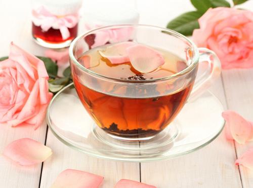 百合花和玫瑰花可以一起泡茶喝吗？