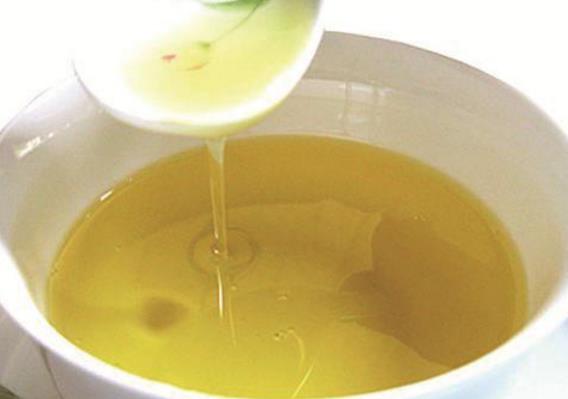 山茶油是怎么压榨而成的？