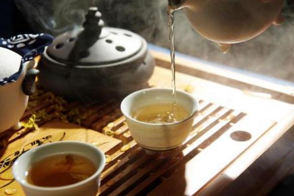 铁皮石斛茶什么时候喝才能发挥出最大功效？