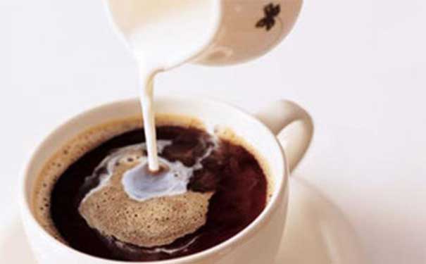 红茶配牛奶有护胃、治疗溃疡的效果