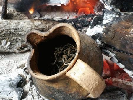 最早饮茶的布朗族人教你花式喝茶