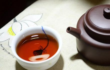泡茶到底是先放茶叶还是先加水？