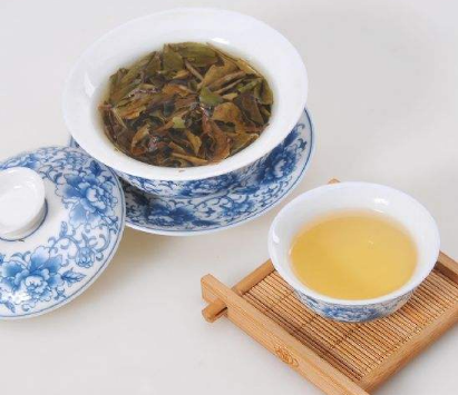 白茶的功效与作用  白茶存放越久营养价值越高~