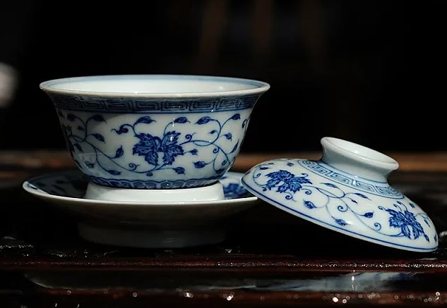 关于茶具的知识：如何区别“陶与瓷”