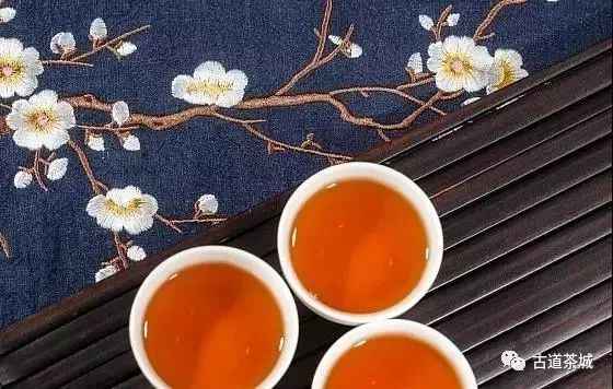 古道茶城 |茶叶与6种食物相克，小心好茶变“毒药”啊