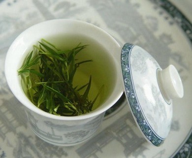 饭后喝杯绿茶 美颜又健康