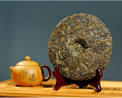 紫砂壶泡普洱熟茶图片
