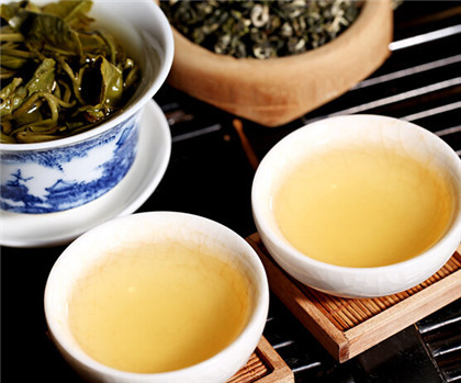 竹叶青是茶还是酒