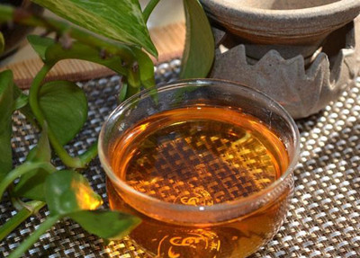 云南红茶 <a href=http://www.chayu.com/baike/20 target=_blank >工夫红茶</a> 红茶图片