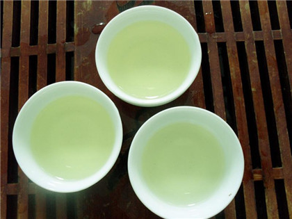 <a href=http://www.chayu.com/baike/165 target=_blank >铁观音</a>属于绿茶