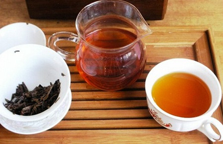红茶和菊花茶