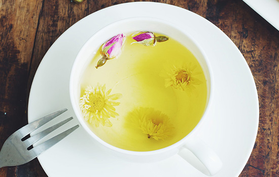 月经期可以喝玫瑰菊花茶吗
