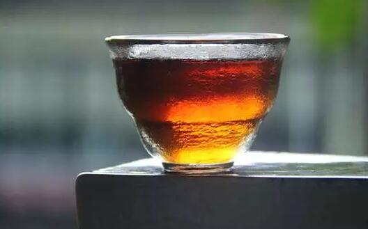 普洱茶熟茶和滇红茶有什么区别？