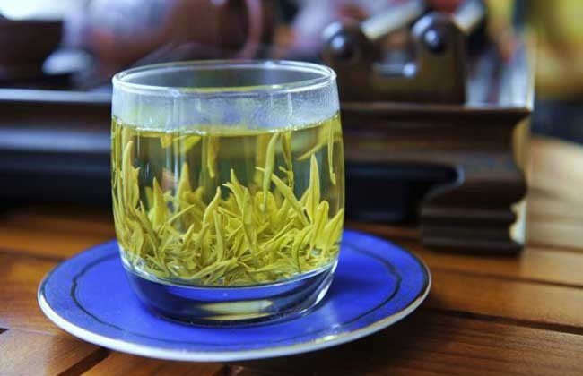秋季干燥，喝福鼎白茶可以吗？