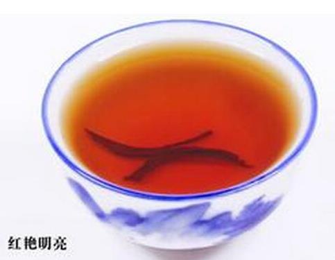 红茶用多少度的水温冲泡比较好？