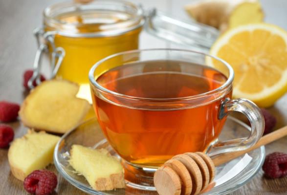 红茶和什么药材一起泡茶喝最好？