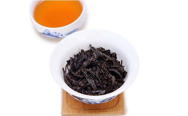 茶界疑问之一：大红袍是红茶还是绿茶？
