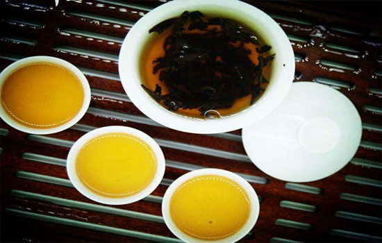 大红袍和祁门红茶哪个好?你喜欢喝红茶还是绿茶？