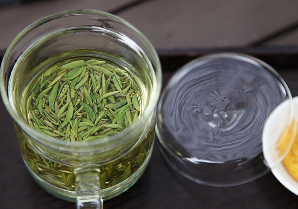 竹叶青茶适宜什么季节喝冬天可以喝竹叶青茶吗？